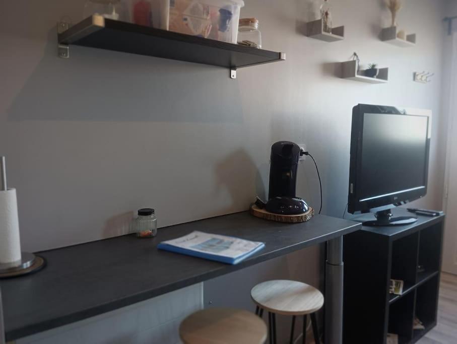 Chambre & Sdb Privee Avec Piscine En Bord De Via Rhona Sarras المظهر الخارجي الصورة